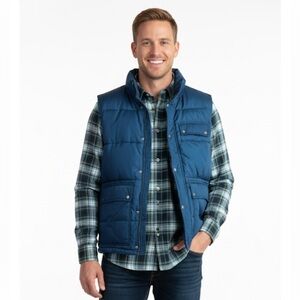 GAP Men's Y2K Navy Blue Puffer Vest with Plaid Tartan Lining
Medium